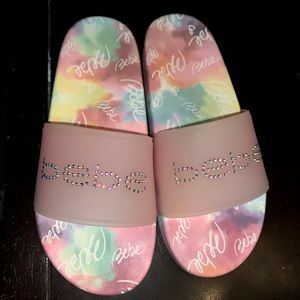 Bebe slides